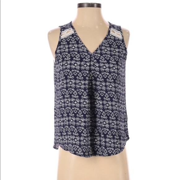 𝅺patterned tank - Picture 1 of 3